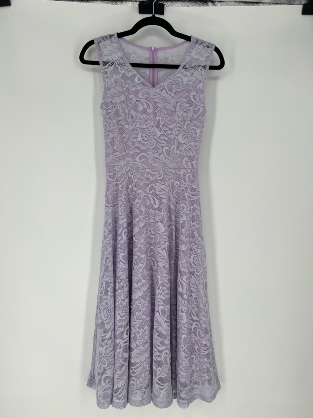 Sleeveless BridesMay Lace Midi Dress in Lavender with V-Neck